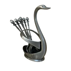 چنگال اردوخوری مدل قو بسته 6 عددی به همراه جا چنگالی