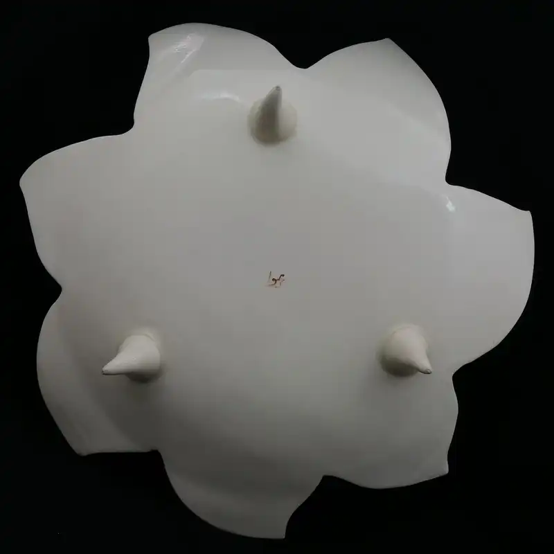 شیرینی خوری سرامیکی هیوا طرح رز برجسته پایه دار کد 11017439