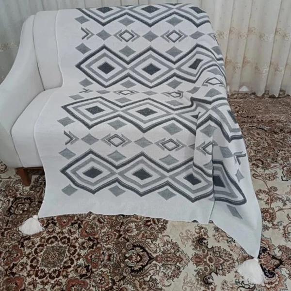 شال مبل مدل پانچدوزی کد 2 سایز 125×140 سانتیمتر