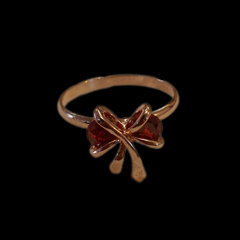 انگشتر زنانه مدل پاپیون نگین دار انگشتر زنانه مدل پاپیون نگین دار