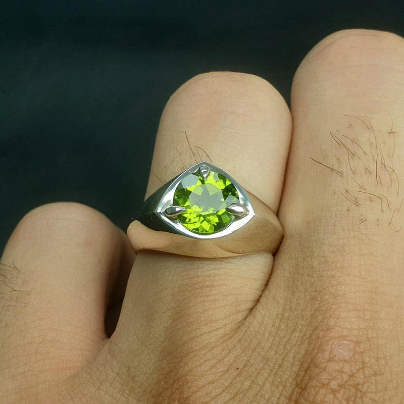 انگشتر نقره زبرجد مردانه مدل مثلث دستساز