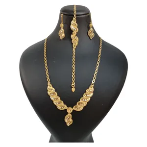 نیم ست طلا 18 عیار زنانه گالری یارطلا مدل زیتون کد SR67