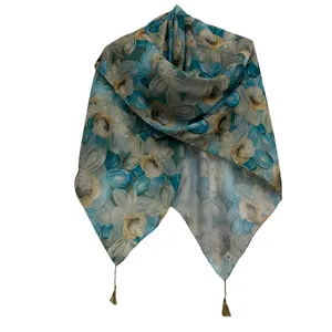 روسری زنانه مدل نخ اسپان چهارفصل منگوله دار کد T1095