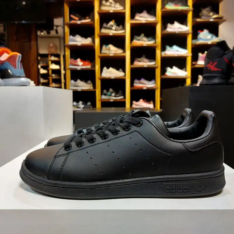 کفش پیاده روی مدل STAN SMITH BKALL-104037010