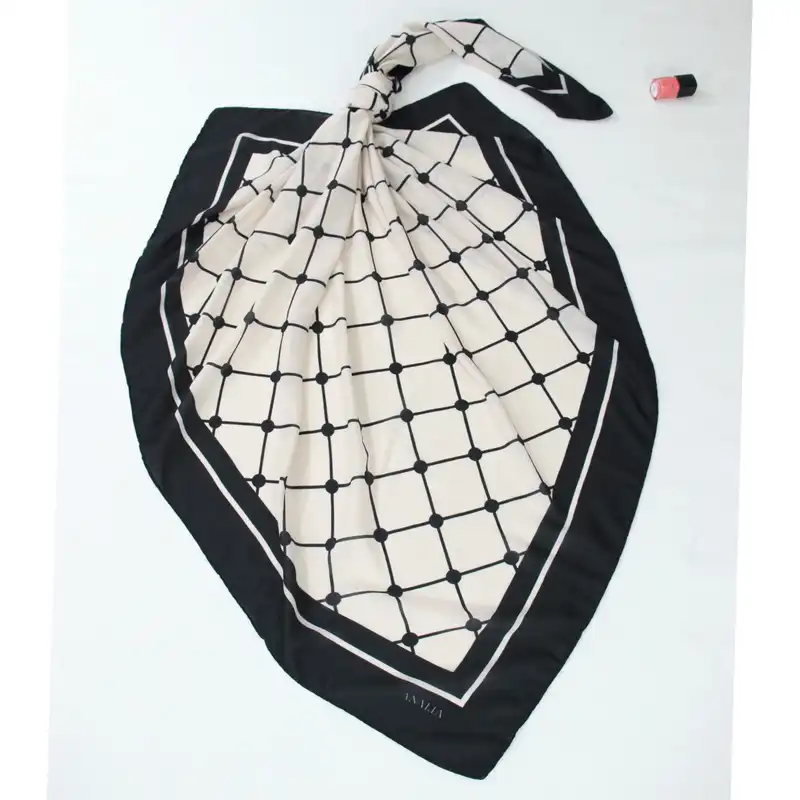 روسری زنانه مدل ابریشم لاکچری طرح لوزی کد 8015