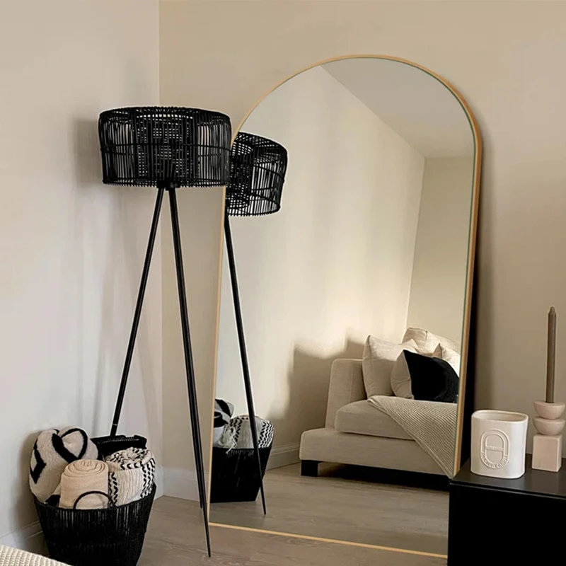 عکس شماره 7 : آینه مدل قدی فلزی طرح ماندگار کد 180