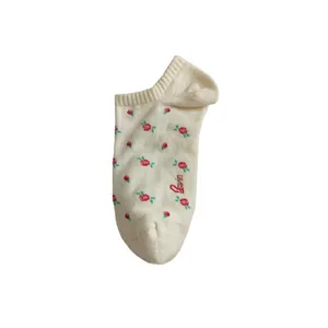 جوراب دخترانه آوین مدل گل دار کد KE-01