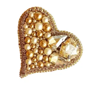 گل سینه زنانه مدل قلب کد A