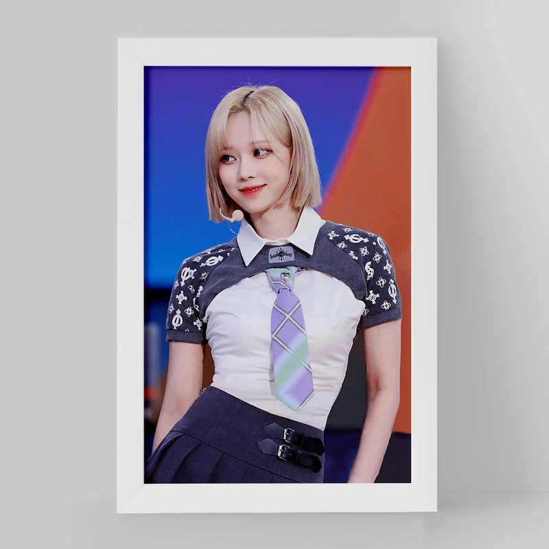 تابلو خندالو مدل وینتر گروه آسپا Aespa کد 19733