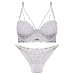 ست شورت و سوتین زنانه ماییلدا مدل فنردار گیپوری کد 4691-8585