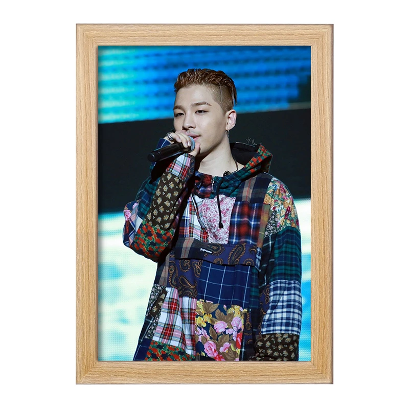 تابلو خندالو مدل ته یانگ گروه بیگ بنگ BIGBANG  کد 12572