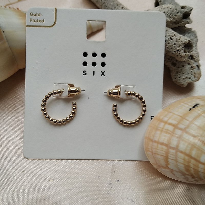 گوشواره زنانه سیکس مدل حلقه ی کد H40 گوشواره زنانه سیکس مدل حلقه ی کد H40