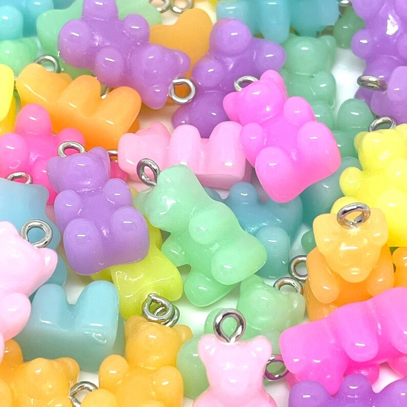 آویز گردنبند زنانه مدل خرس پاستیلی بسته 7 عددی آویز گردنبند زنانه مدل خرس پاستیلی بسته 7 عددی