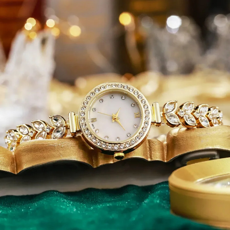 ساعت مچی عقربه ای زنانه مدل کوارتز بند گندمی