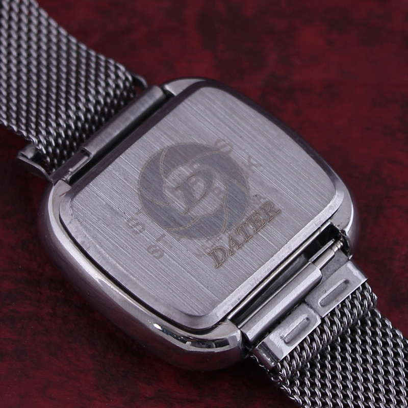 ساعت مچی دیجیتال دیتر مدل LE 3321 -NO-ME ساعت مچی دیجیتال دیتر مدل LE 3321 -NO-ME