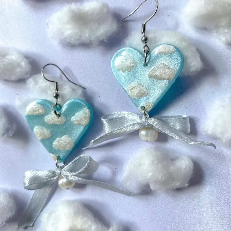 گوشواره زنانه مدل پلیمری آسمان ابری و مروارید