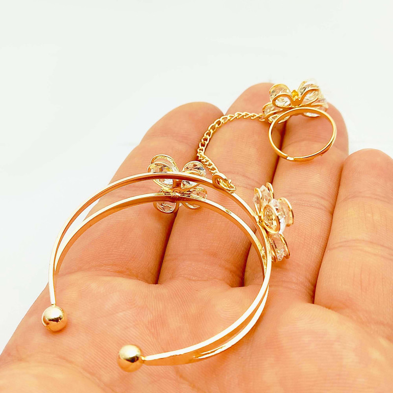 دستبند دخترانه طرح پروانه مدل نگین دار کد 797DSD دستبند دخترانه طرح پروانه مدل نگین دار کد 797DSD