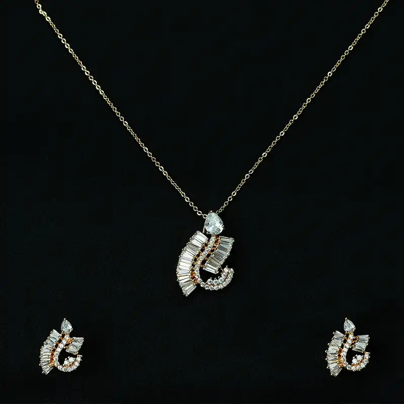 نیم ست زنانه مدل دفرمه رنگ طلایی