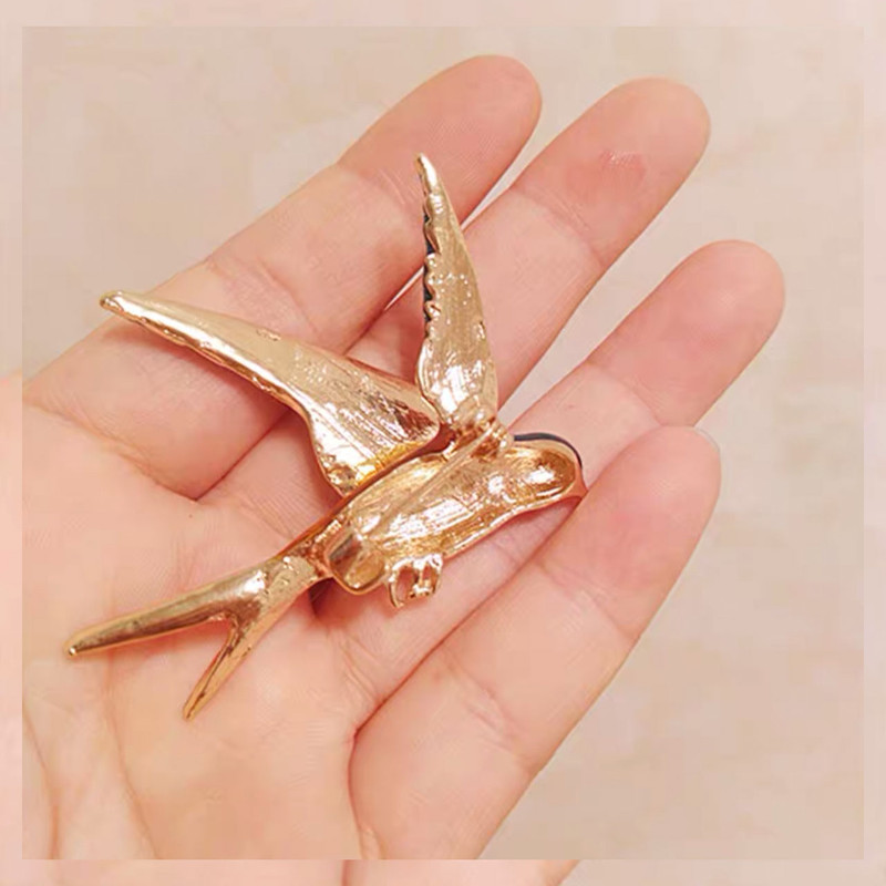 گل سینه زنانه مدل 00452