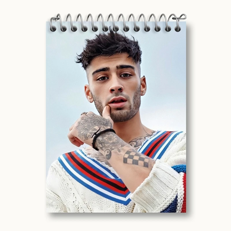 دفتر یادداشت 50 برگ خندالو مدل زین مالیک گروه موسیقی وان دایرکشن One Direction کد 18937