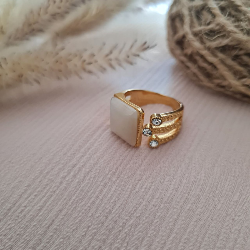 انگشتر زنانه مدل مربع سه خط نگینی کد kr