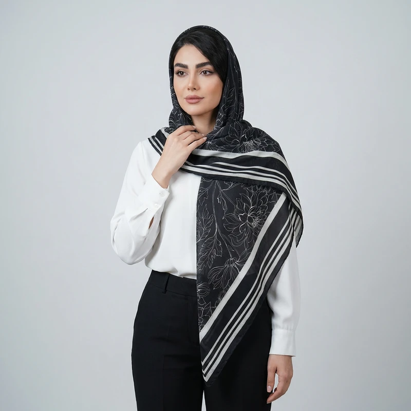 روسری ابریشم زنانه مدل مامی طرح گل با طول و عرض 104*104 سانتی‌متر
