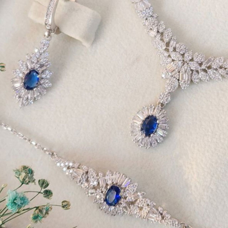 نیم ست نقره زنانه مدل یاقوت کبود الماسی