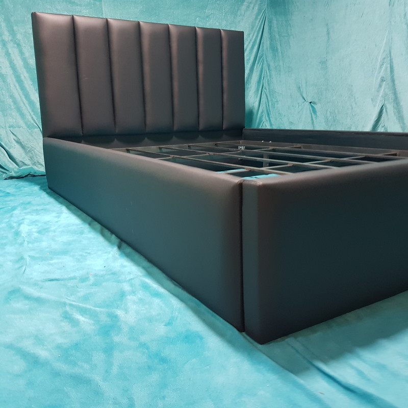 تخت خواب دونفره کد T 680 سایز 180x200 سانتی متر