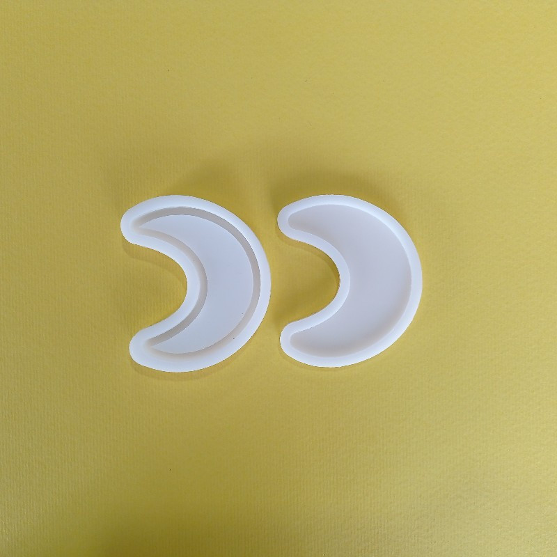 قالب رزین مدل جاکلیدی آکواریومی طرح ماه بسته 2 عددی