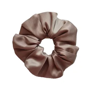 کش مو زنانه مدل اسکرانچی ساتن 