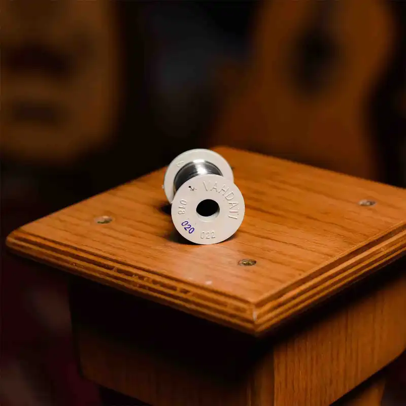 سیم سه تار وحدتی مدل c20 کد 020