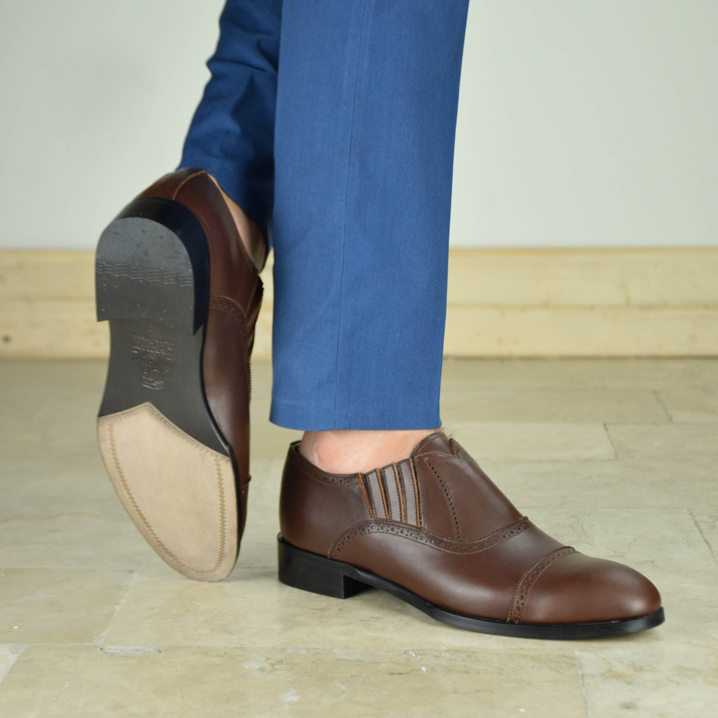 کفش مردانه کرمانی مدل چرم دستدوز طبیعی کد 1070 رنگ قهوه ای -  - 5