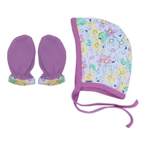 ست کلاه  و دستکش نوزادی آدمک مدل رنگارنگ