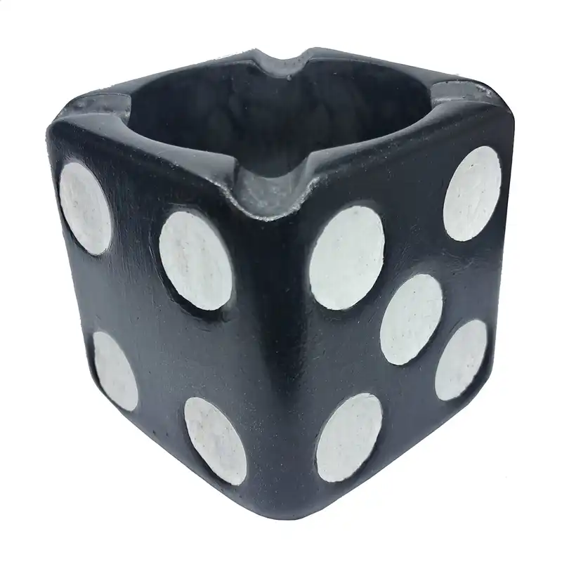 زیرسیگاری مدل تاس کد P.21.12.1