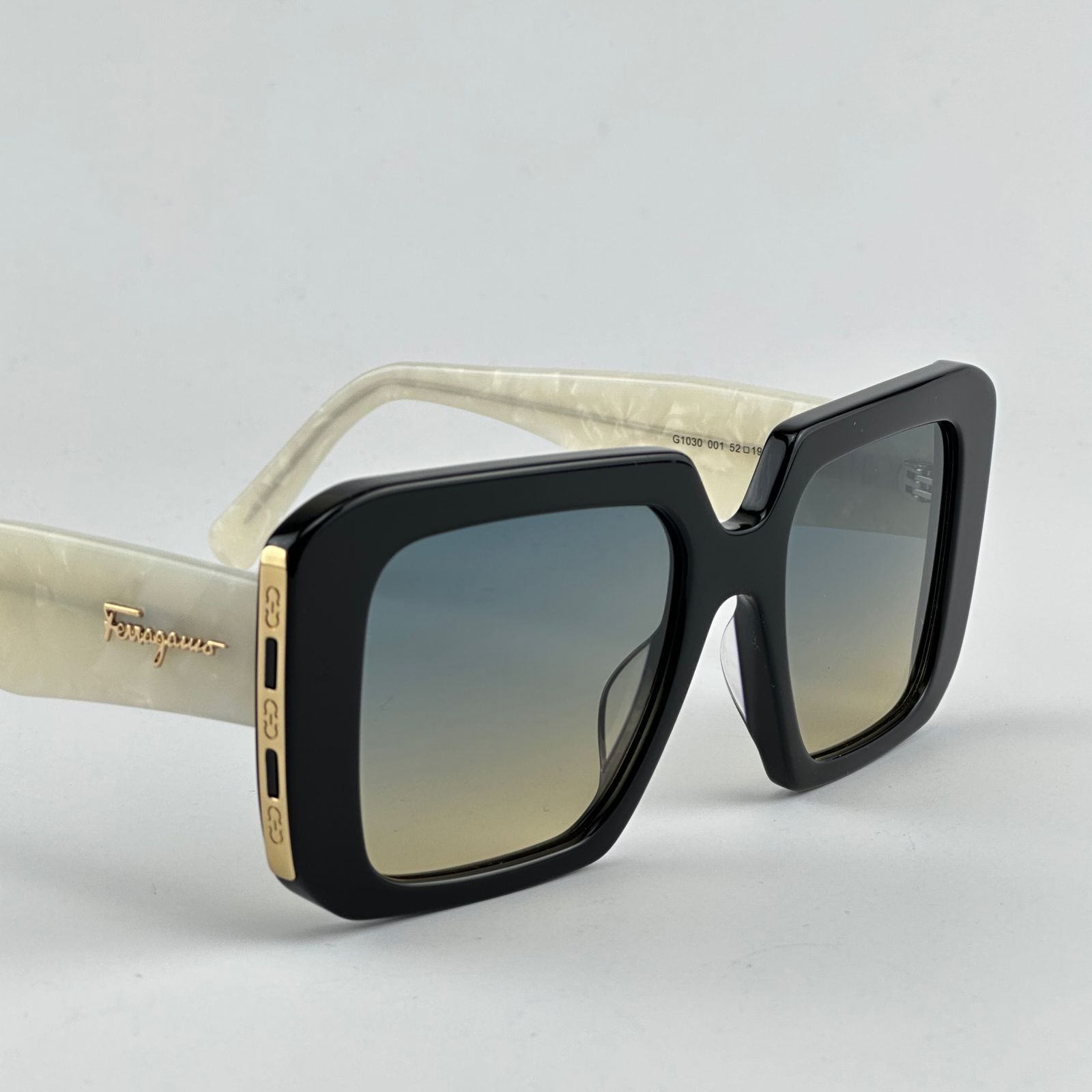 عینک آفتابی زنانه سالواتوره فراگامو مدل G1030 001 -  - 3