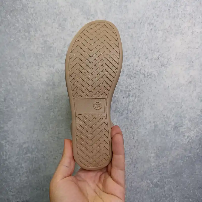 صندل زنانه کامفی مدل ماندانا رکابدار کد 1557-CR