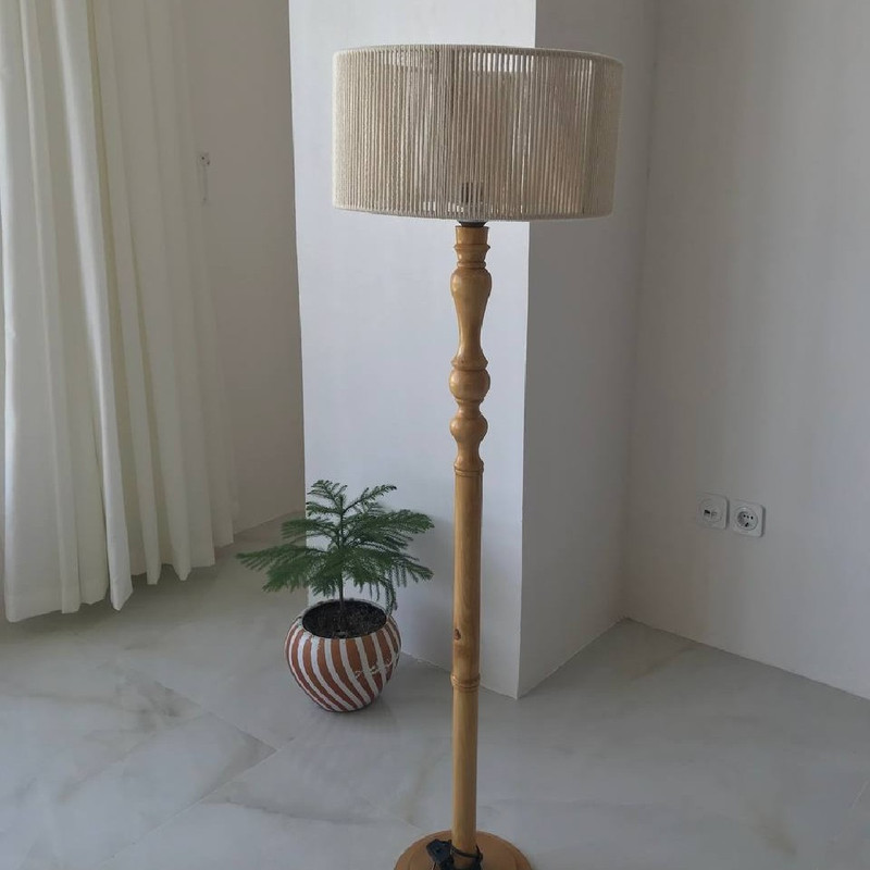 آباژور مدل ایستاده چوبی خراطی مکرومه کد AO-M
