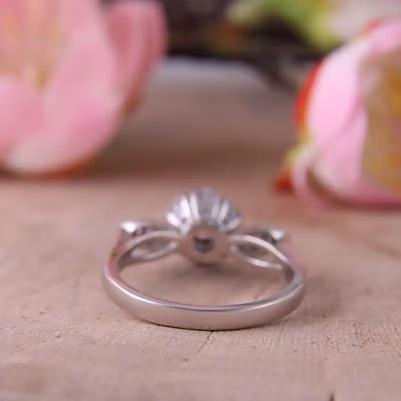 انگشتر نقره زنانه مدل  تک نگین کد FR0045