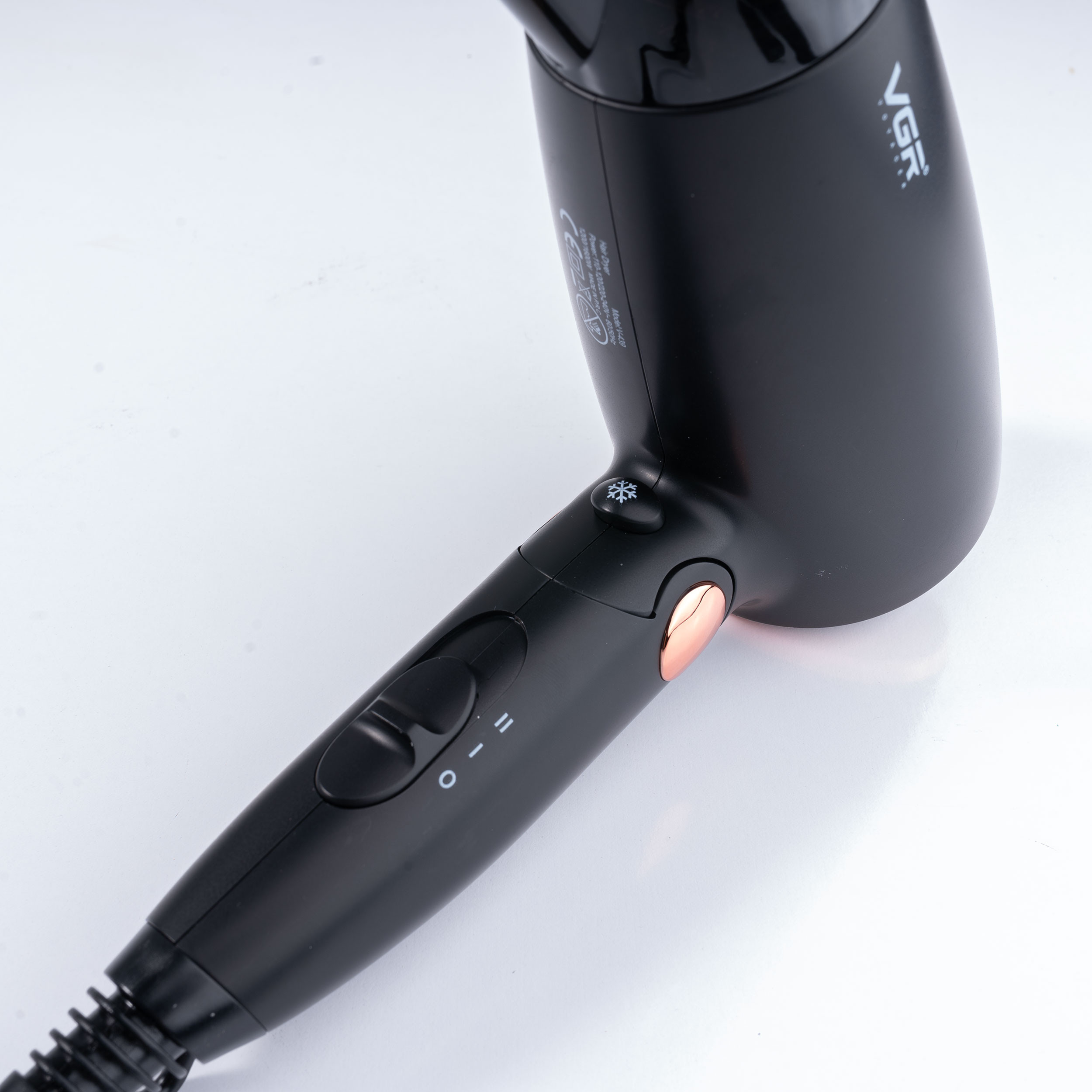 سشوار مسافرتی وی جی ار مدل V-439 سشوار مسافرتی وی جی ار مدل V-439