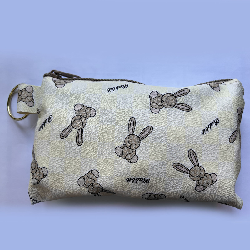 کیف لوازم آرایش زنانه مدل  LVL Rabbit