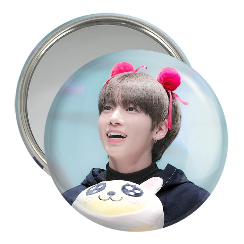 آینه جیبی خندالو مدل تهیون گروه تی اکس تی TXT  کد 11839