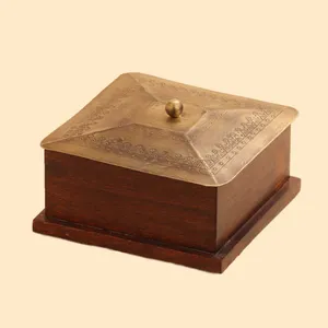 شکلات خوری چوبی مدل مربع 620906