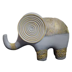 مجسمه مدل فیل ایستاده