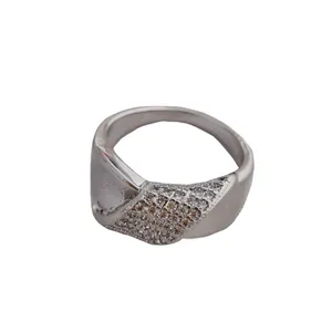 انگشتر زنانه ژوپینگ مدل نگینی 