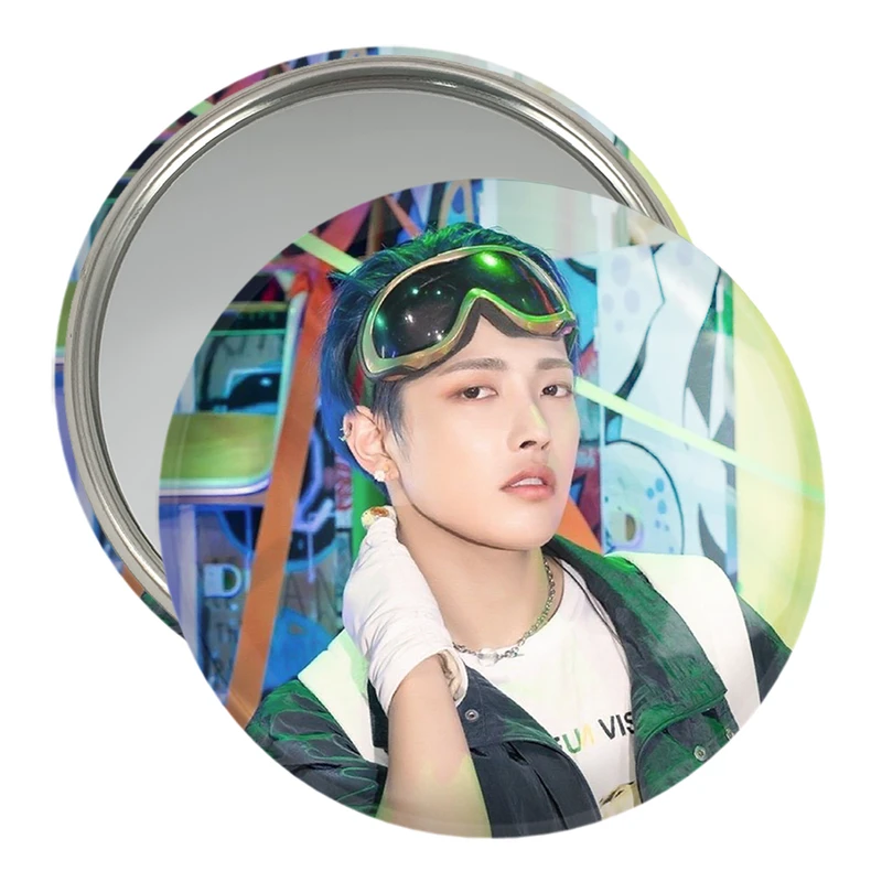 آینه جیبی خندالو مدل هونگ جونگ گروه ایتیز ATEEZ  کد 21234