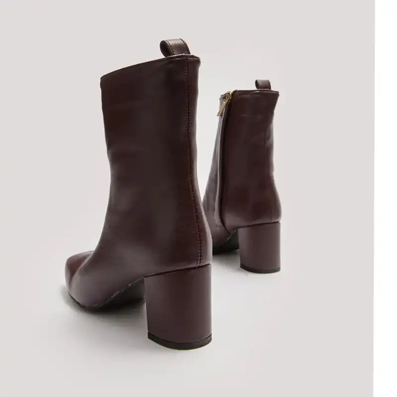 نیم بوت زنانه ال سی وایکیکی مدل W13763Z8-JKT