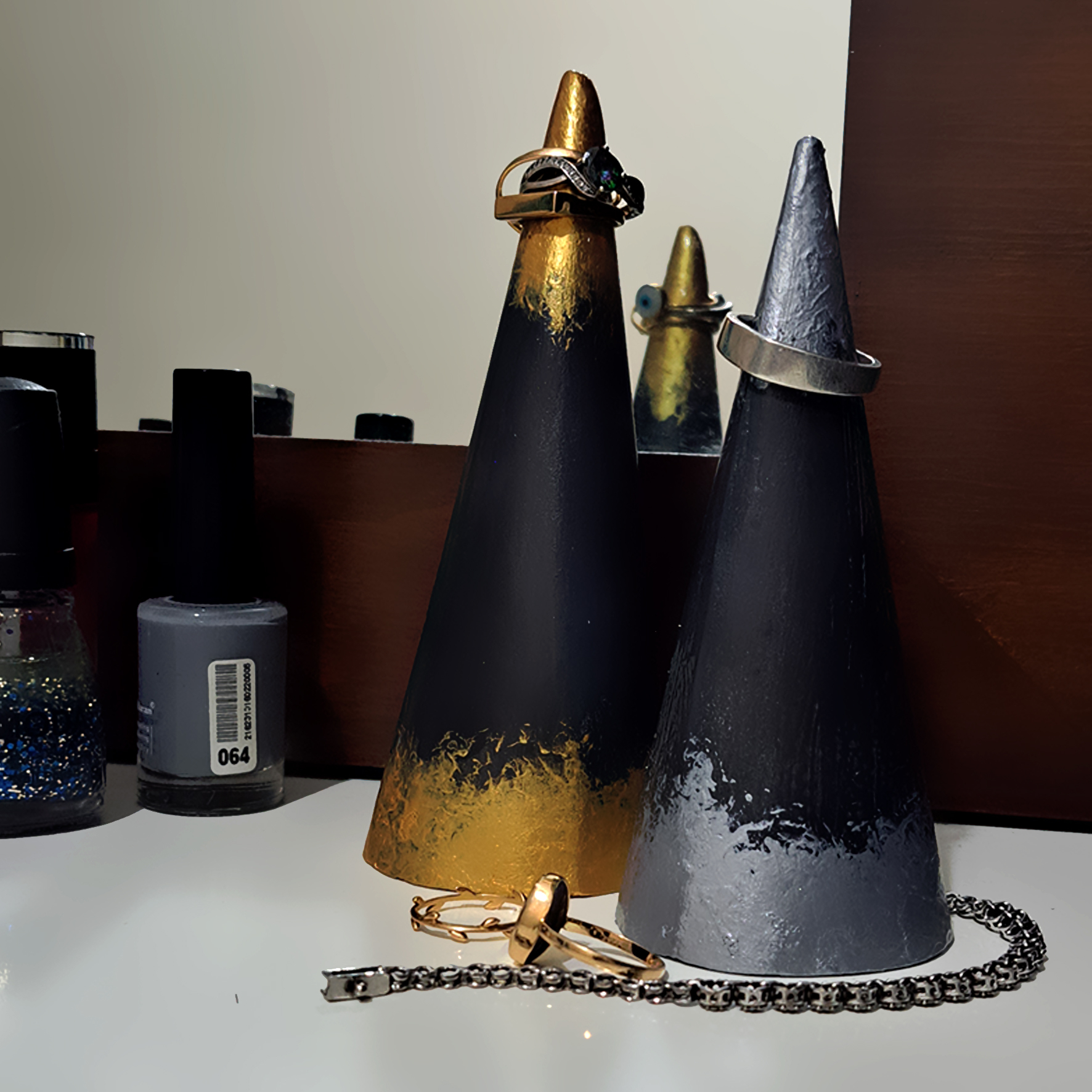 استند انگشتر مدل هرم بسته 2 عددی