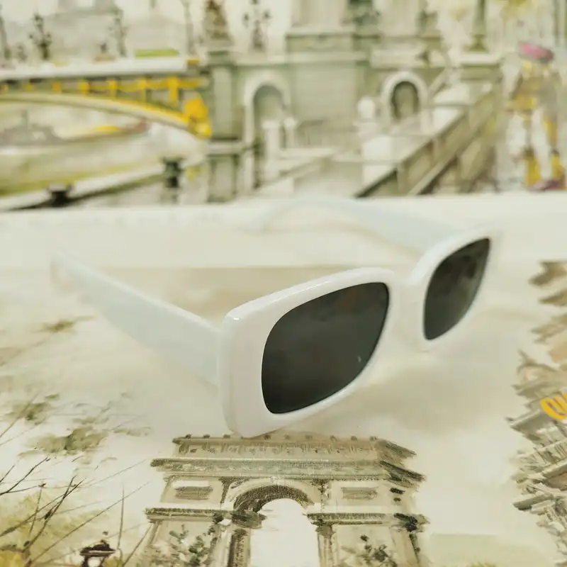 عینک آفتابی بچگانه مدل CH12 کد W