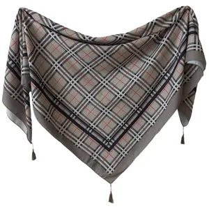 روسری زنانه بربری مدل نخی منگوله دار چهارفصل