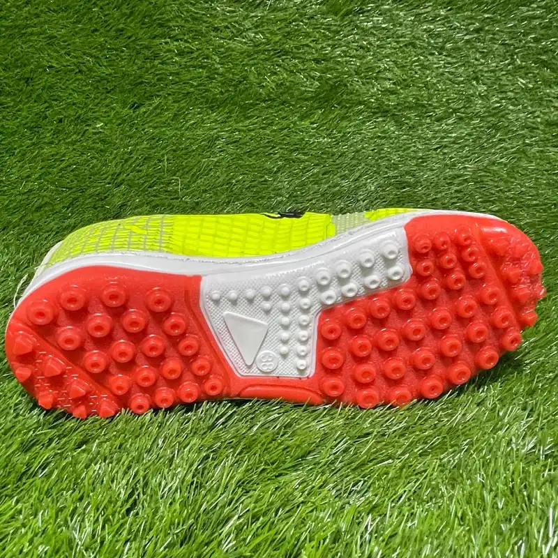 کفش فوتبال پسرانه مدل 0057